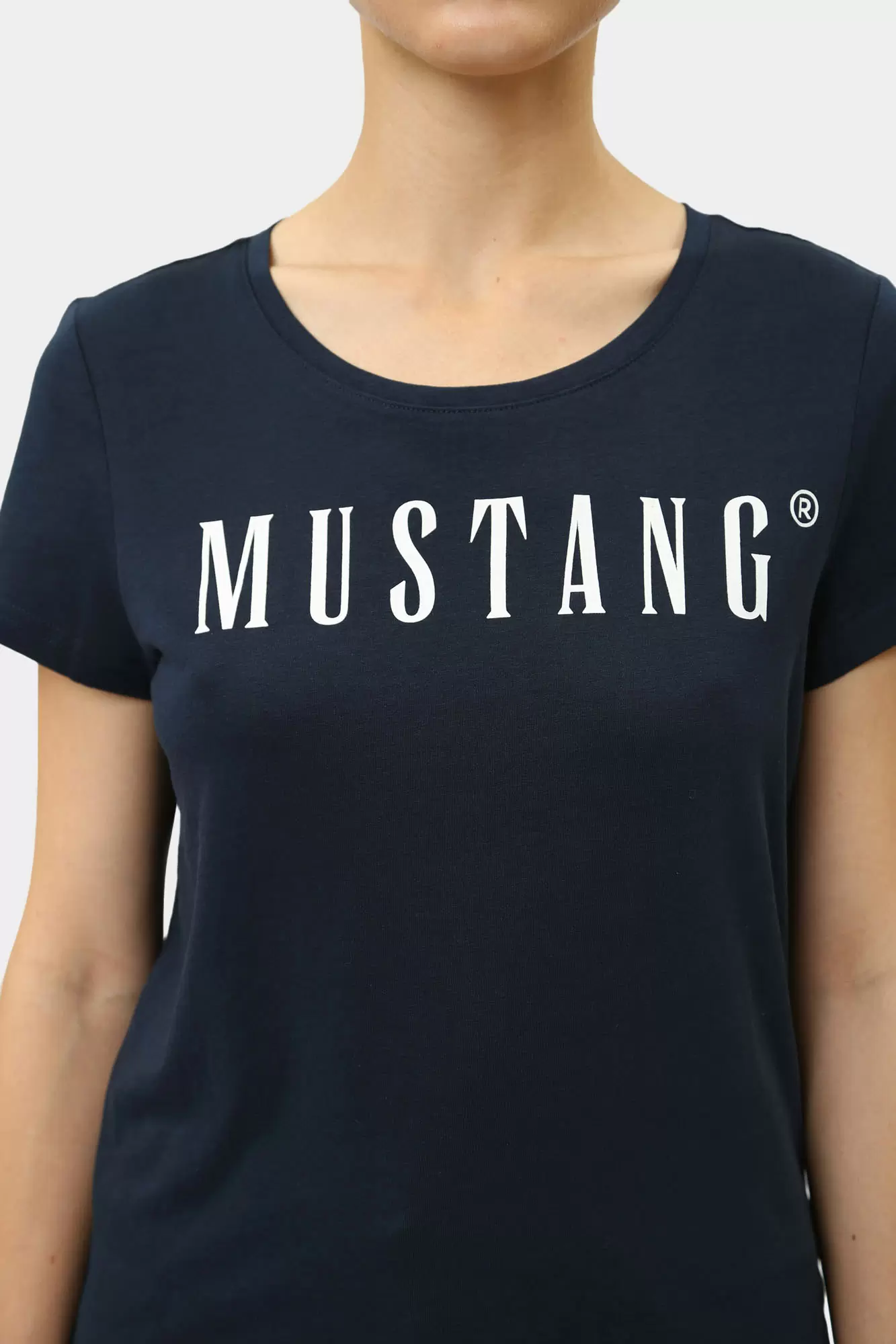 1013933 футболка mustang