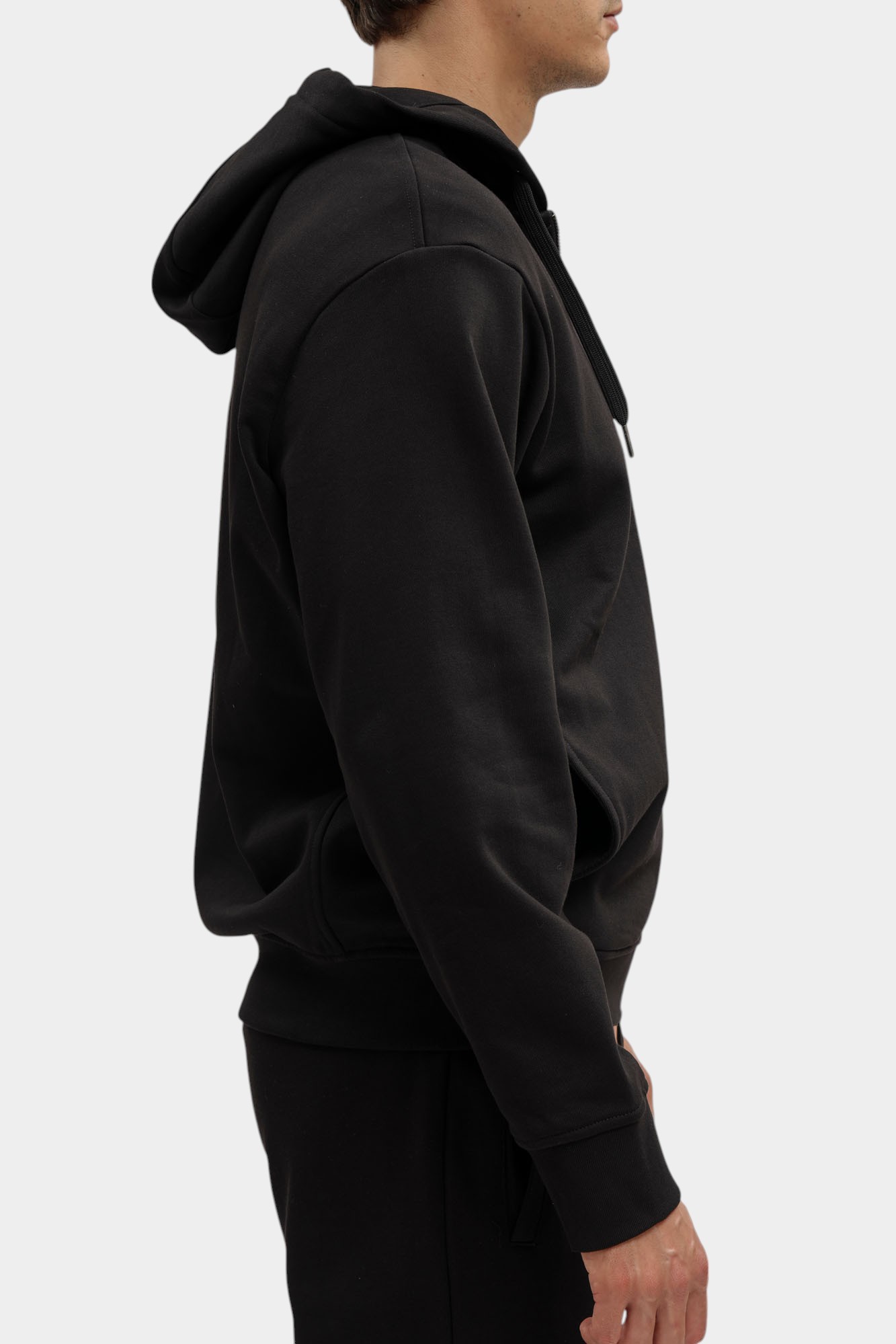 XM001293_AF20934 Толстовка с/к Armani Exchange Черный