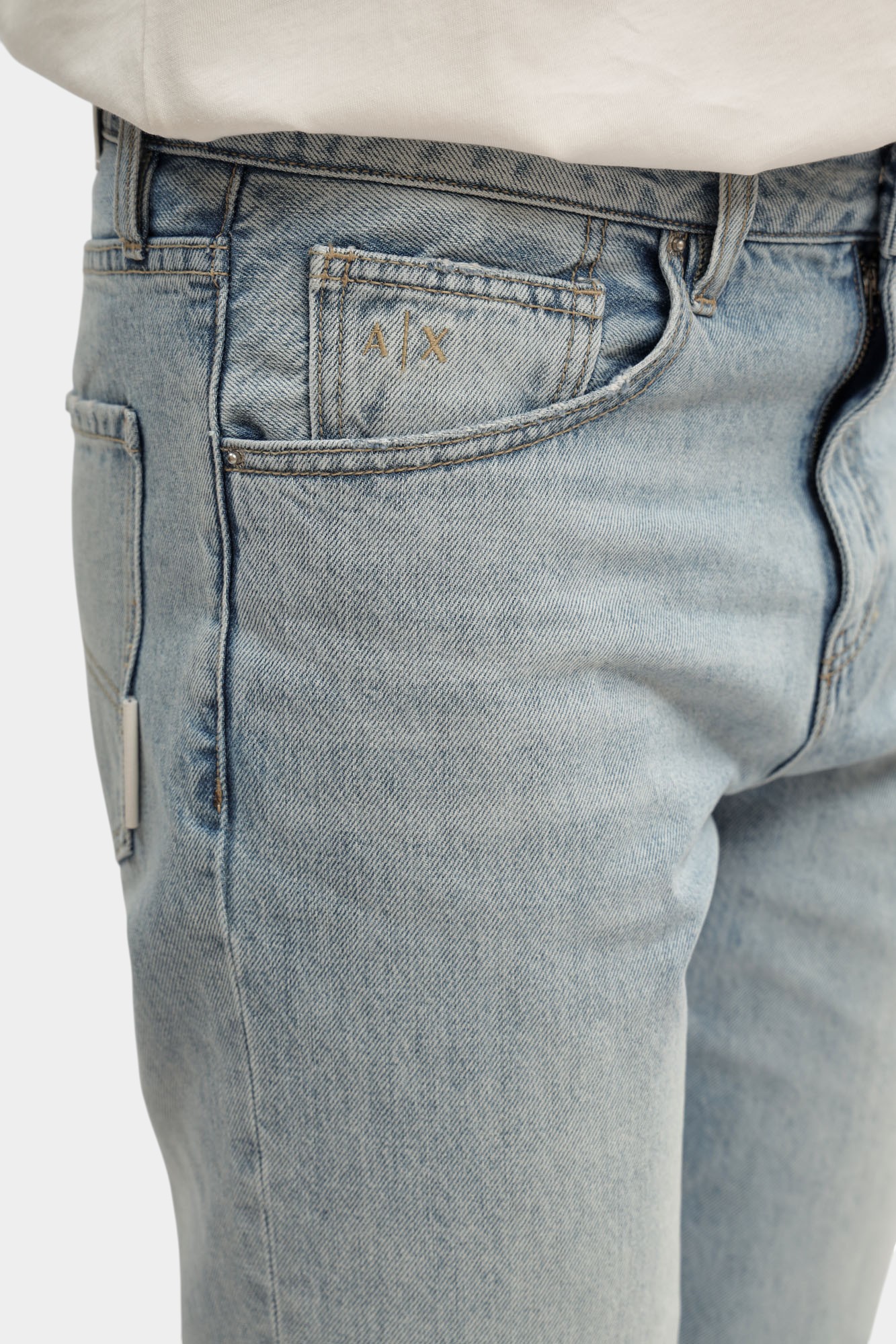 XM000049_AF18820 Джинсы узкие Armani Exchange Голубой