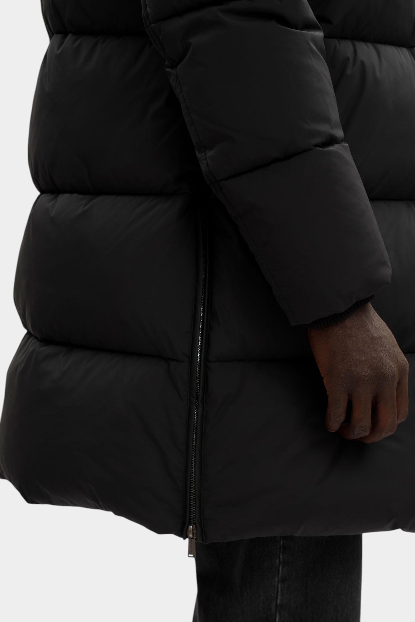 F009M000014N-MO806N12-08YT Пальто пуховое Trussardi Черный