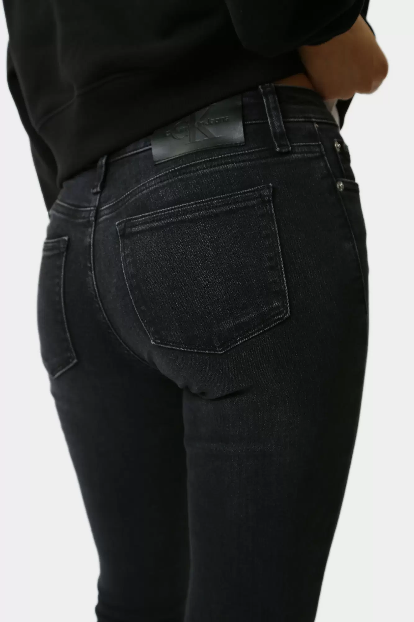J20J224021 брюки джинсовые calvin klein jeans 