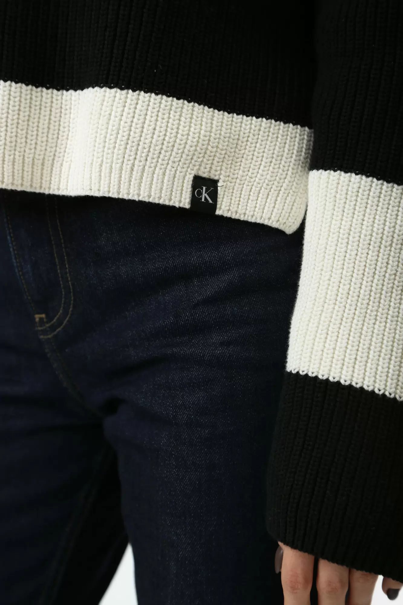 J20J224227 свитер calvin klein jeans