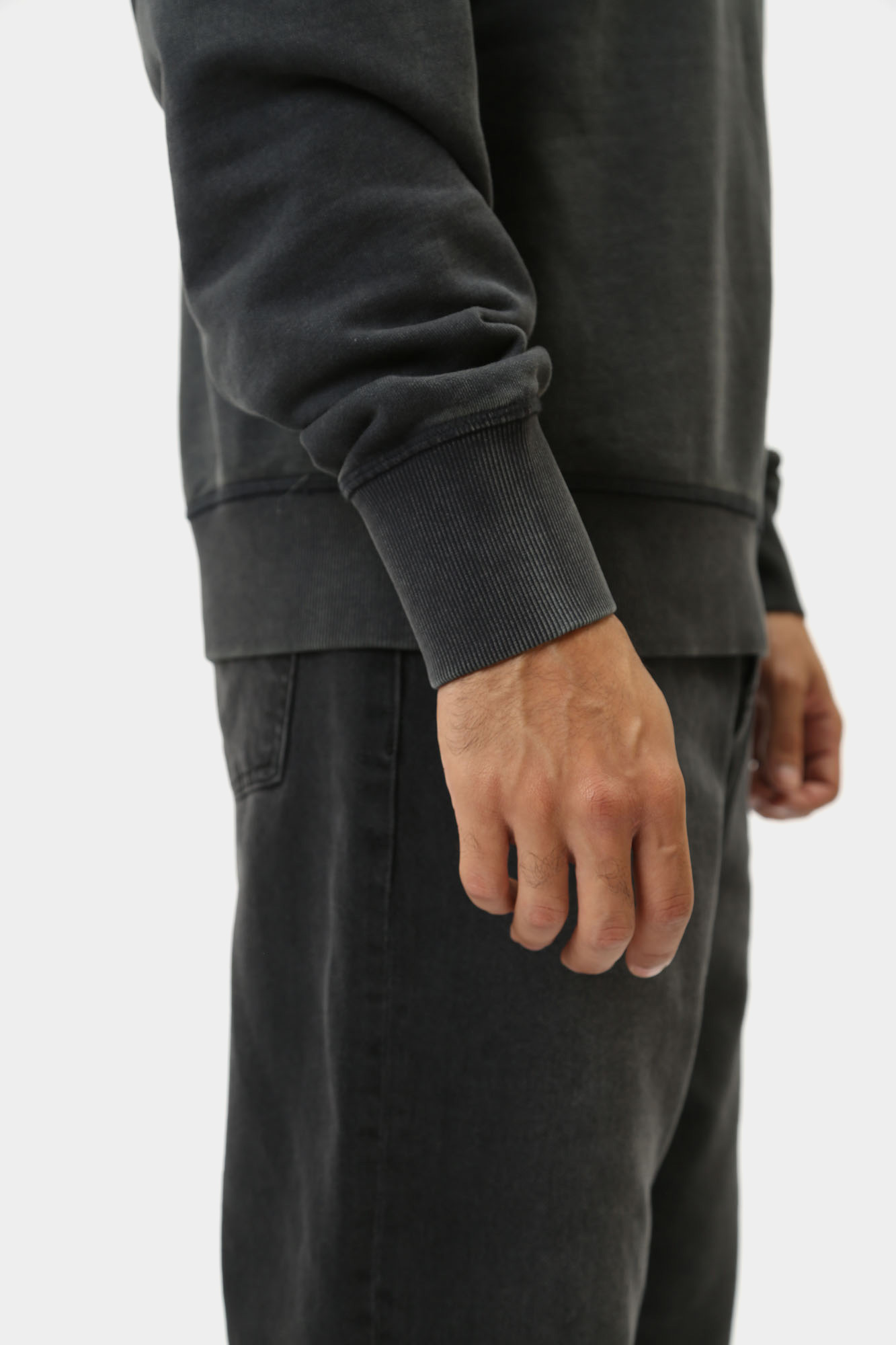 1015630 Свитшот Mustang Черный