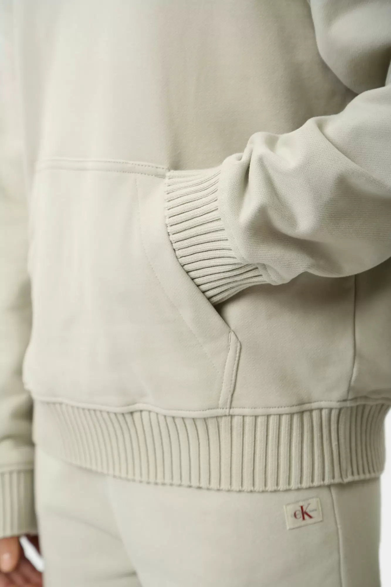 J20J224173 худи calvin klein jeans 