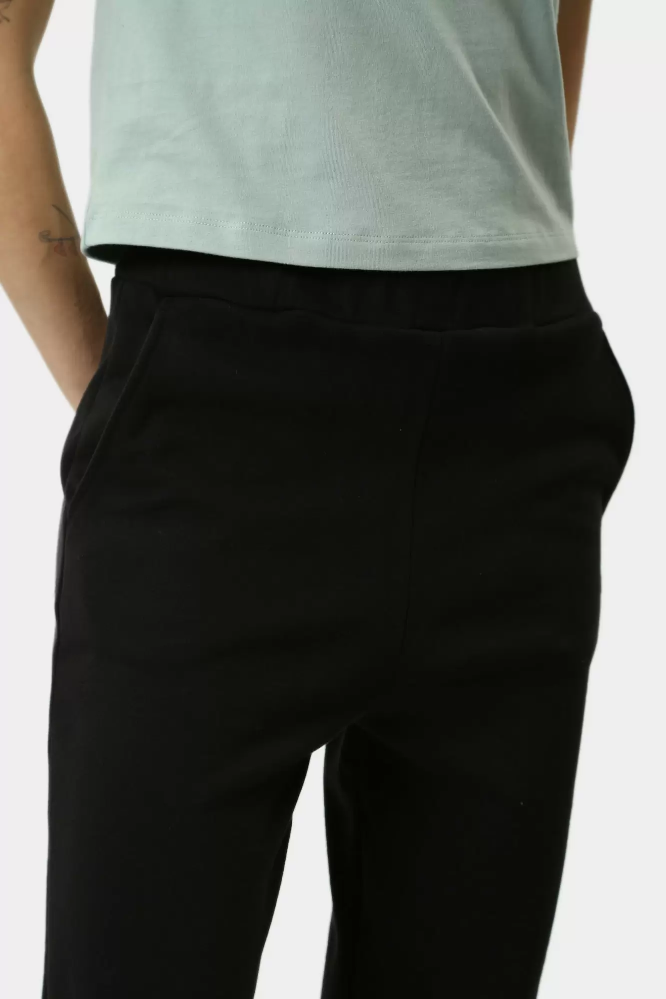 J20J224443 брюки спортивные calvin klein jeans