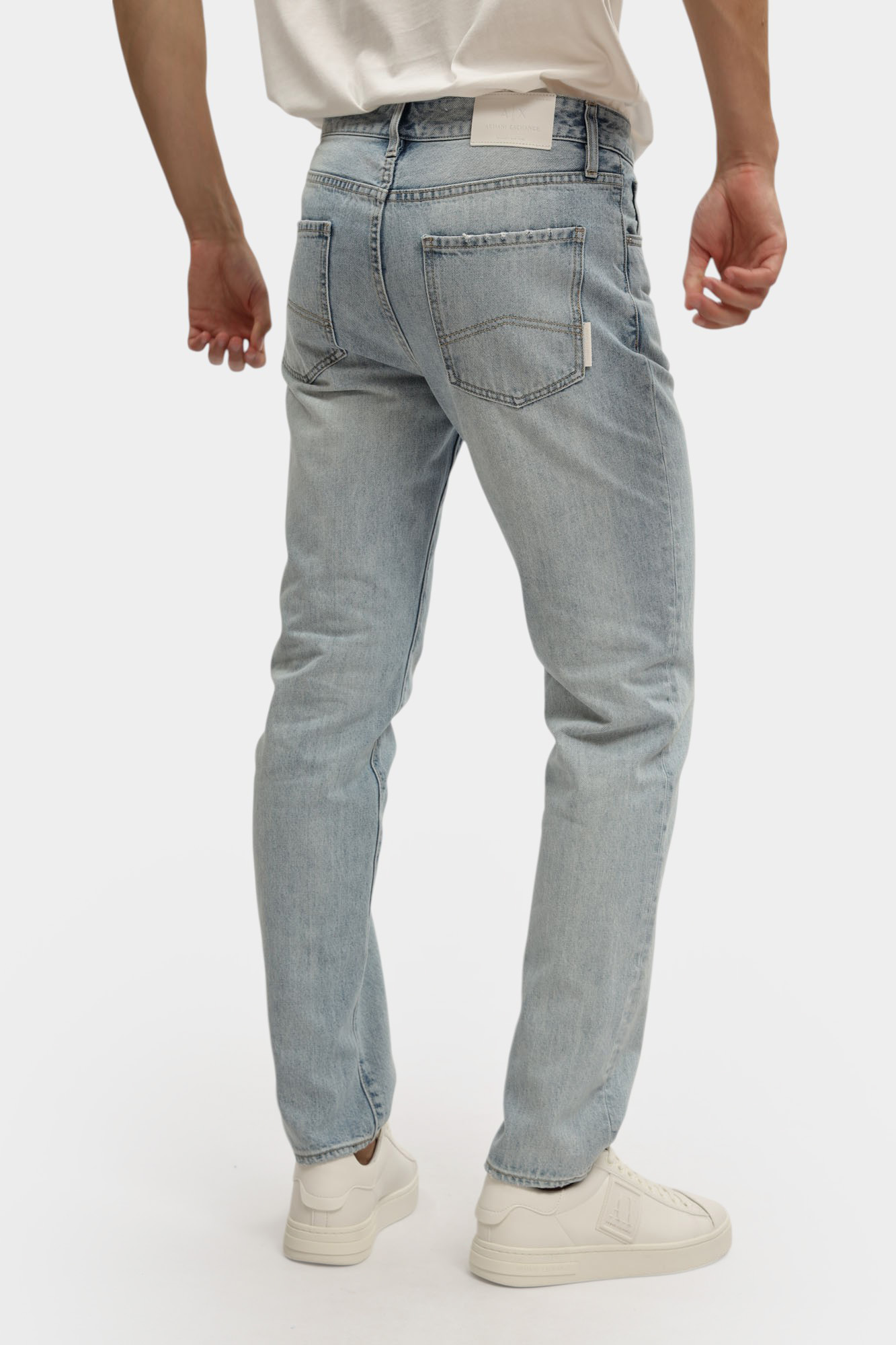 XM000049_AF18820 Джинсы узкие Armani Exchange Голубой