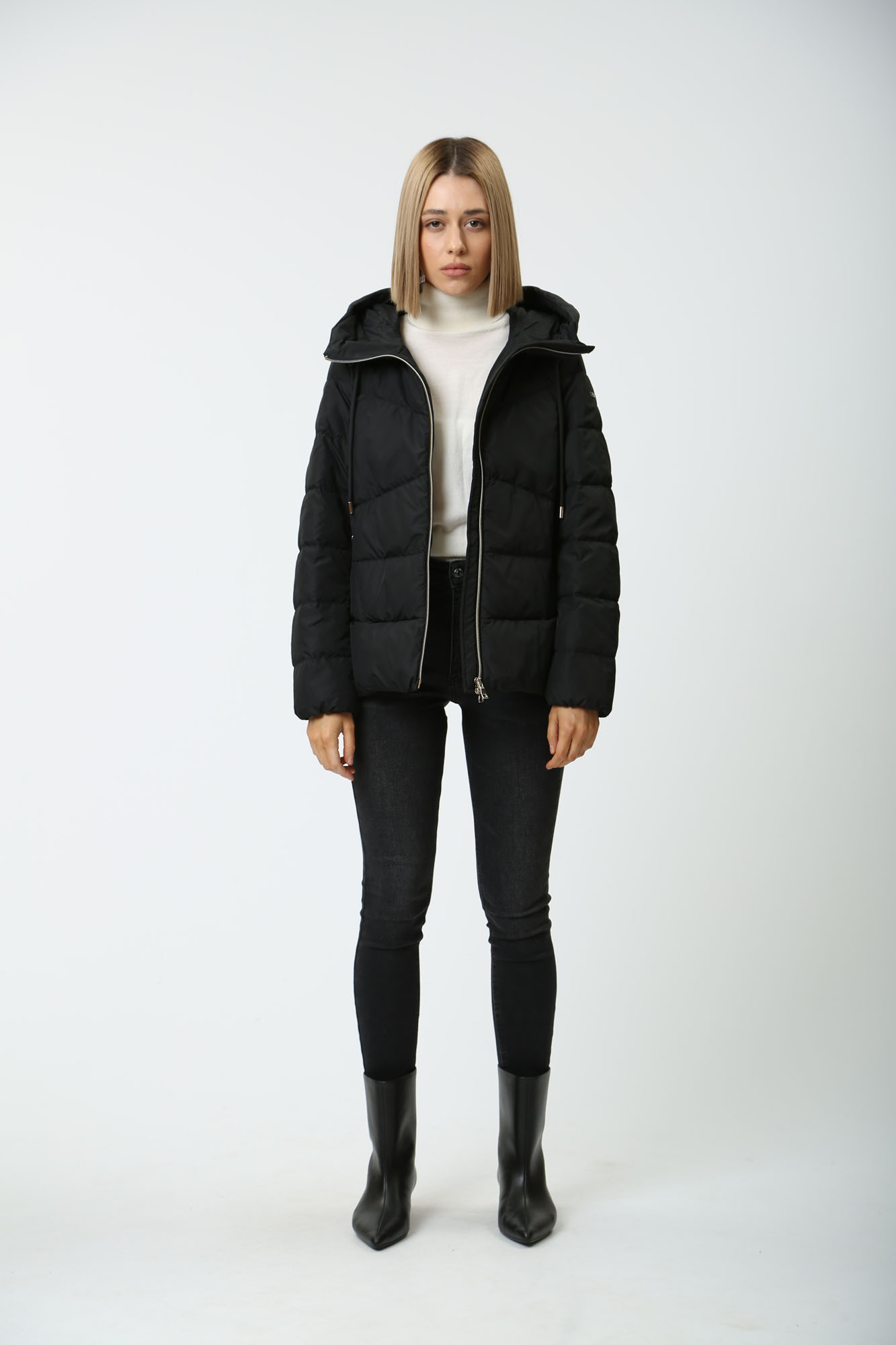 W4626CT3152F пуховик geox