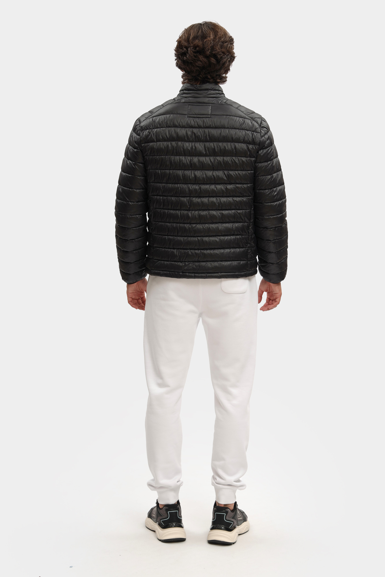 500590_505710 Куртка Karl Lagerfeld Черный