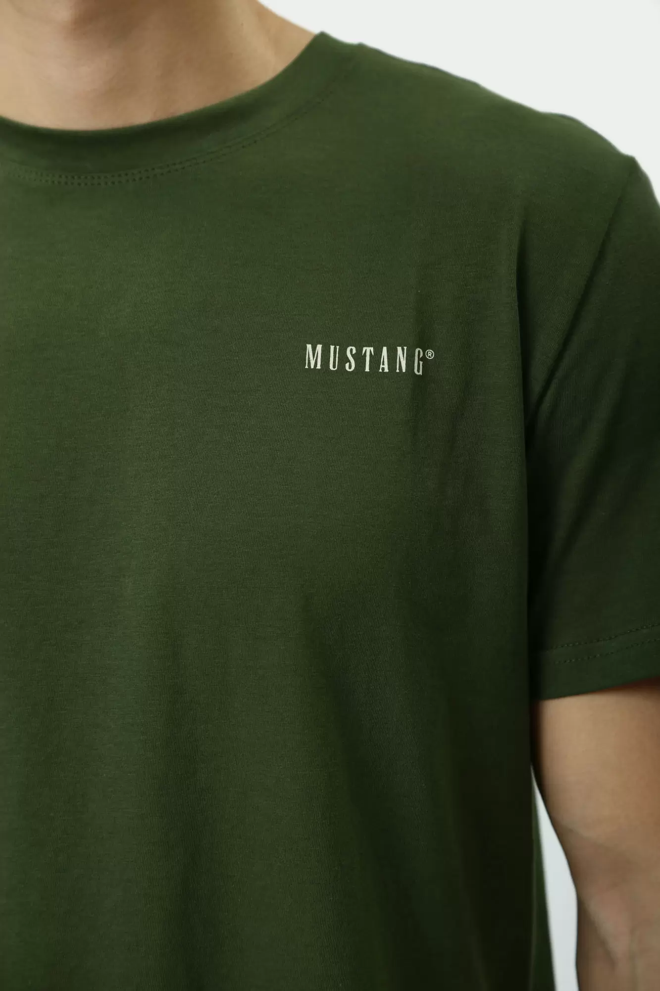 1015662 Футболка Mustang Зеленый