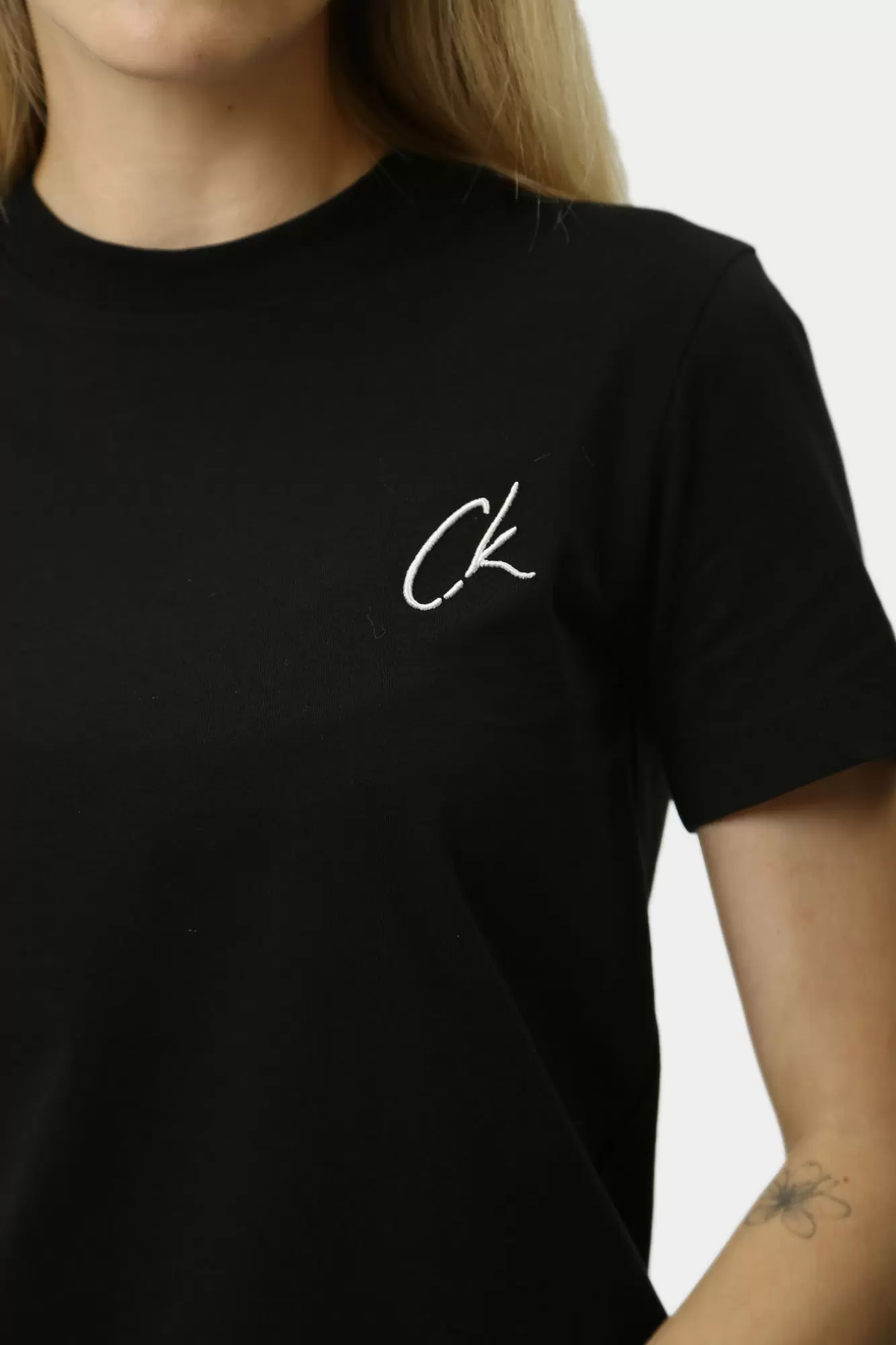 J20J224439 футболка calvin klein jeans