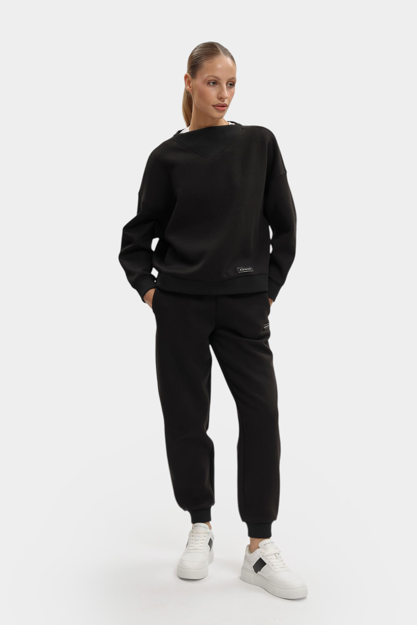 XW000744_AF16134 свитшот armani exchange 