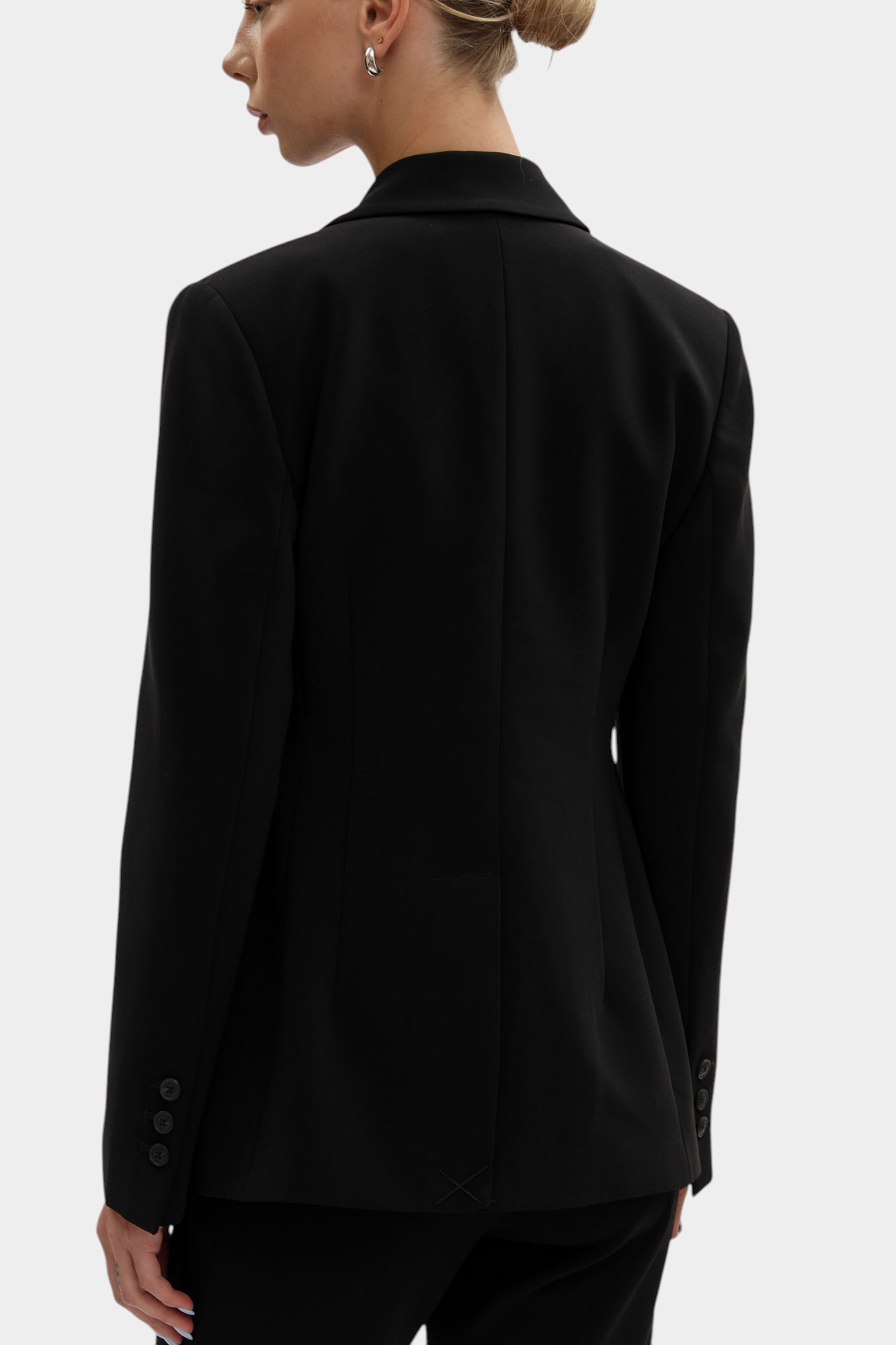 Q960A000396N-WI201T21-09RW пиджак trussardi