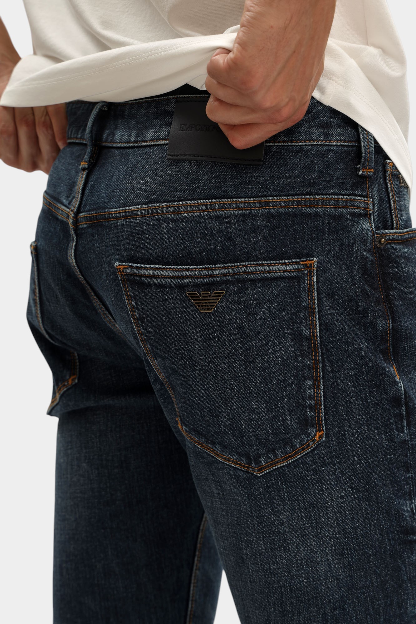 EM000121_ AF1748 Джинсы Emporio Armani Голубой