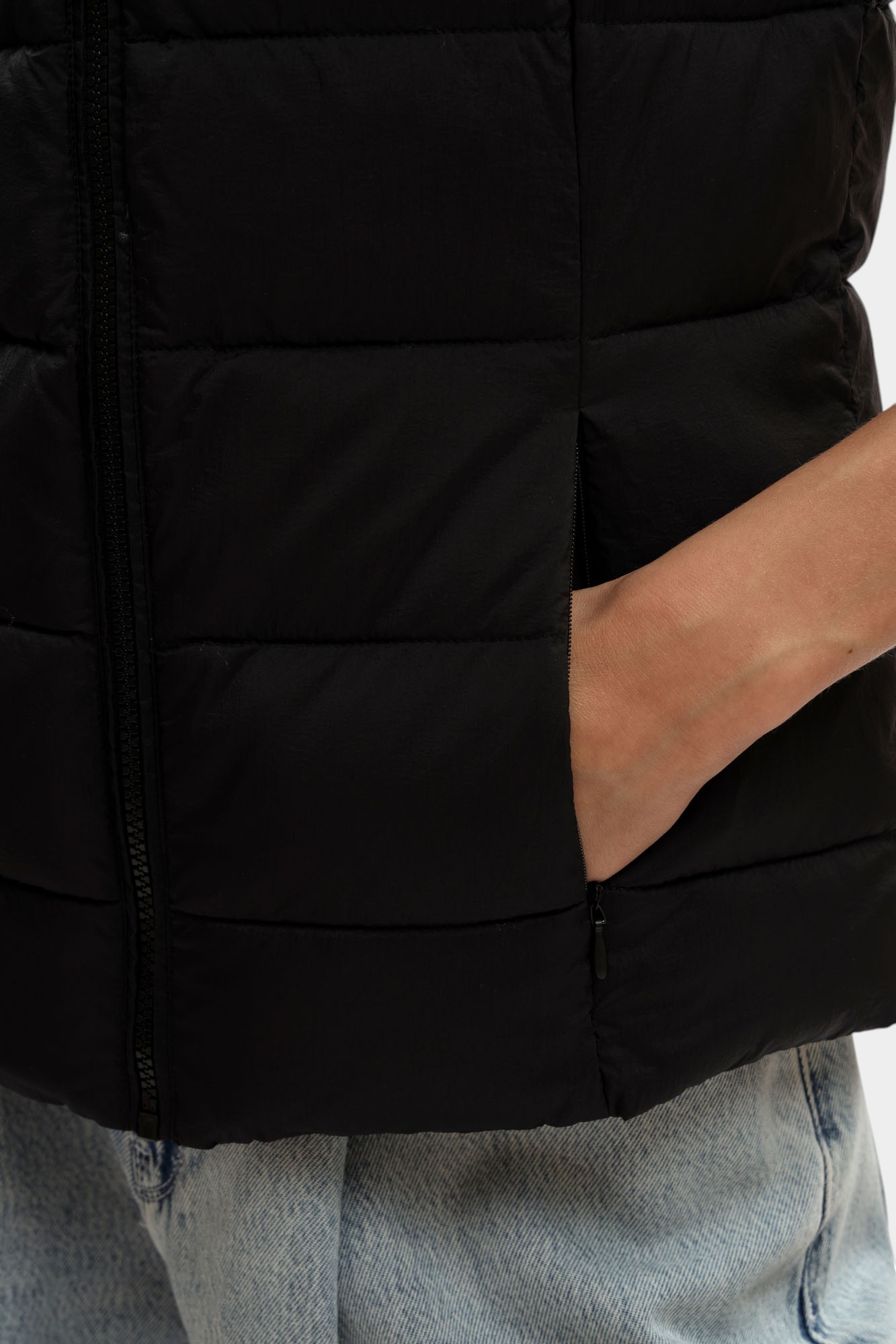 A1W15048 жилет karl lagerfeld