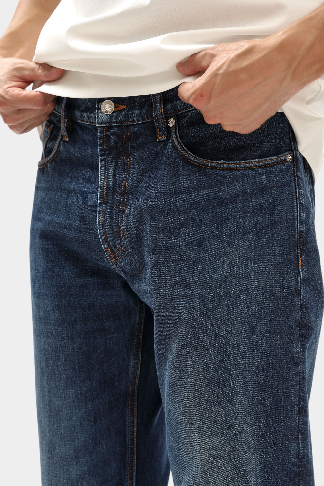 EM000763_ AF1780 Джинсы Emporio Armani Голубой