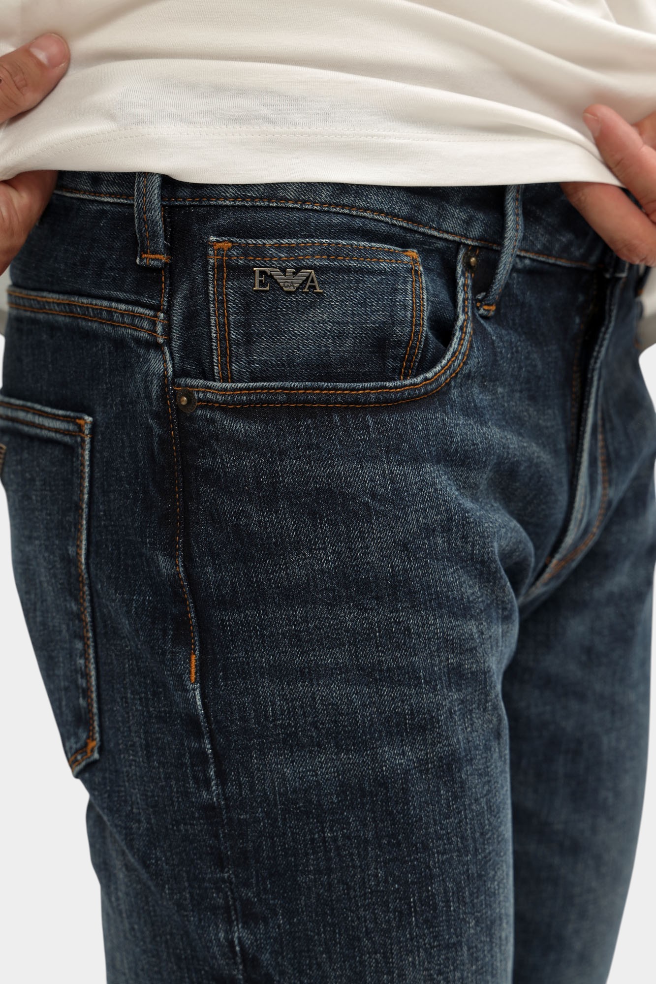 EM000121_ AF1748 Джинсы Emporio Armani Голубой