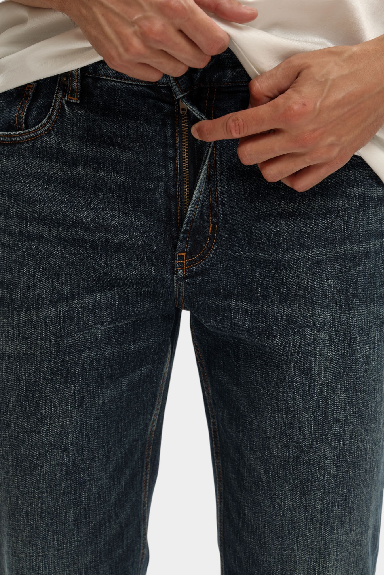 EM000763_ AF1748 Джинсы Emporio Armani Голубой