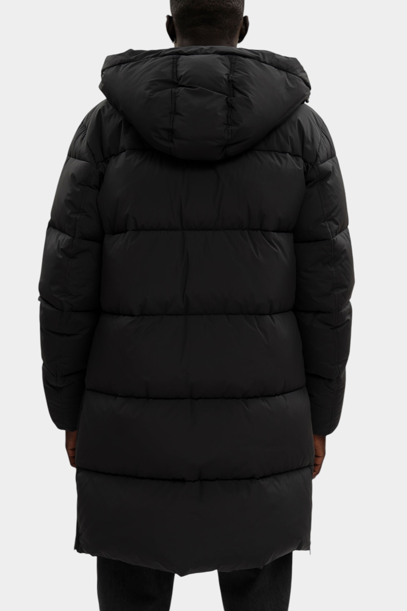 F009M000014N-MO806N12-08YT Пальто пуховое Trussardi Черный