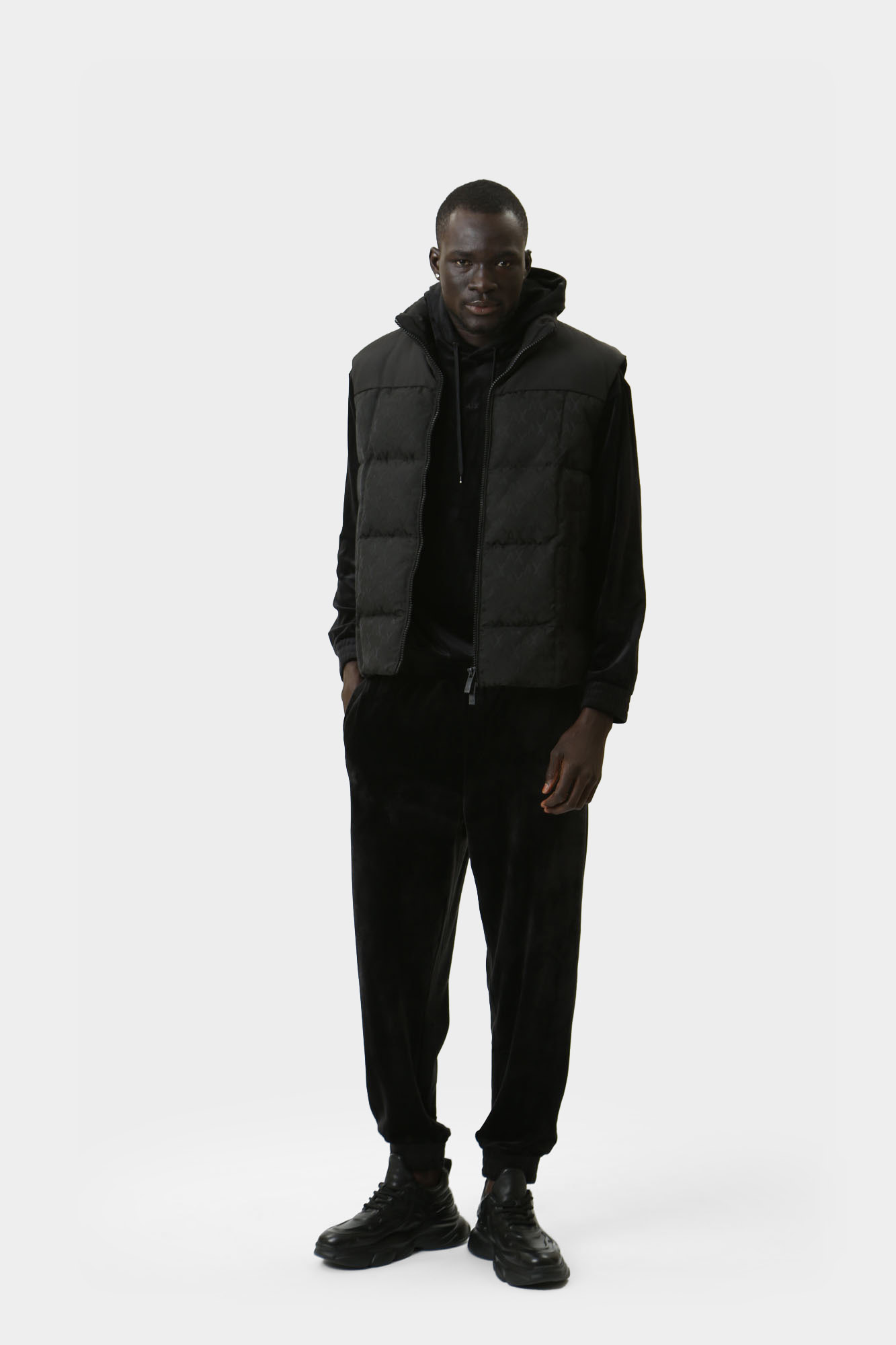 6DZQL1_ZN5GZ Жилет пуховый Armani Exchange Черный