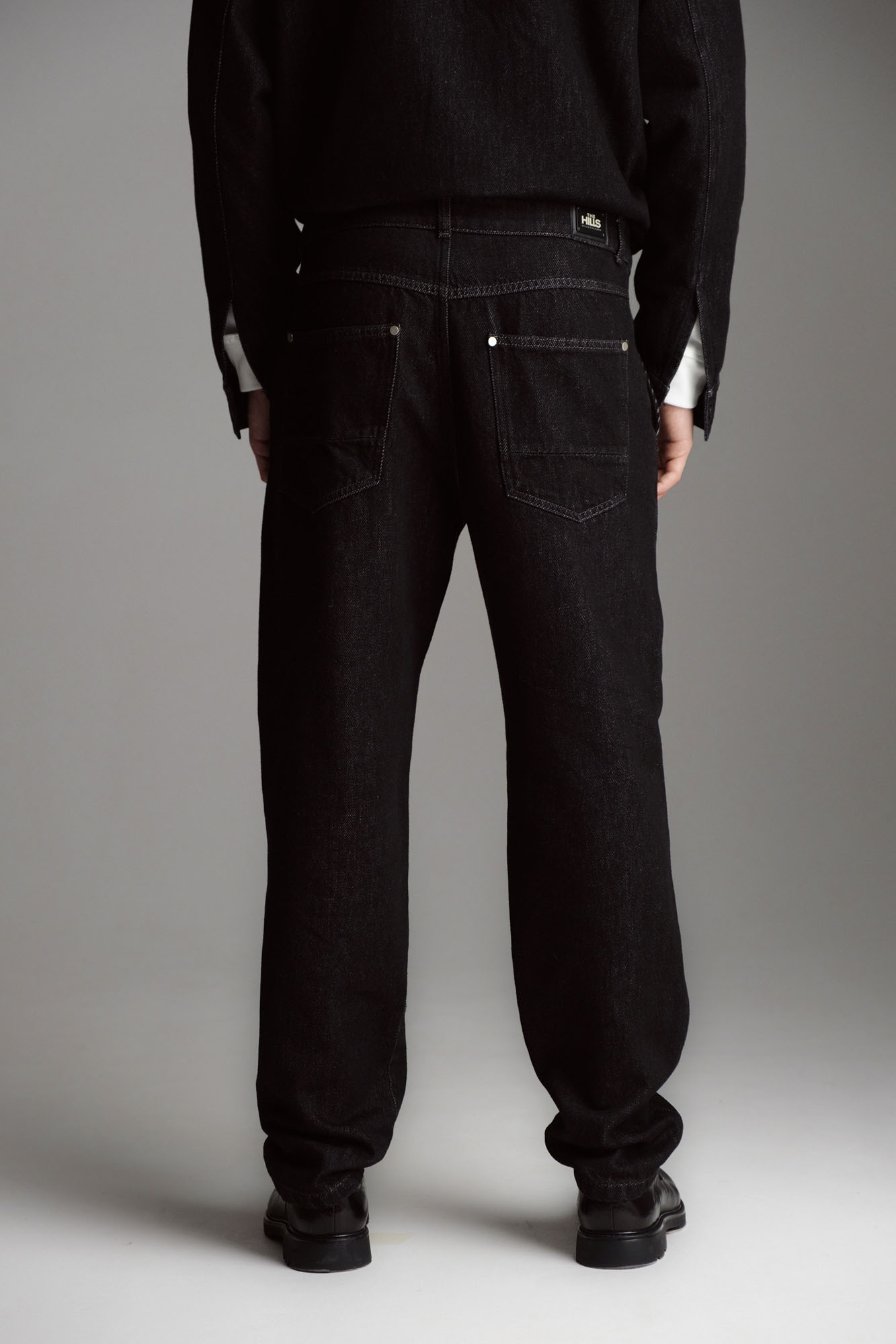 M-242-ТН-56-0060 Джинсы прямые The Hills Черный
