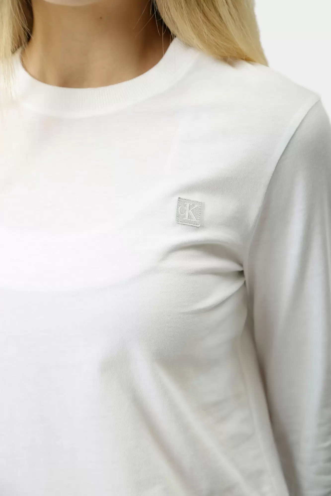 J20J224549 футболка д/р calvin klein jeans