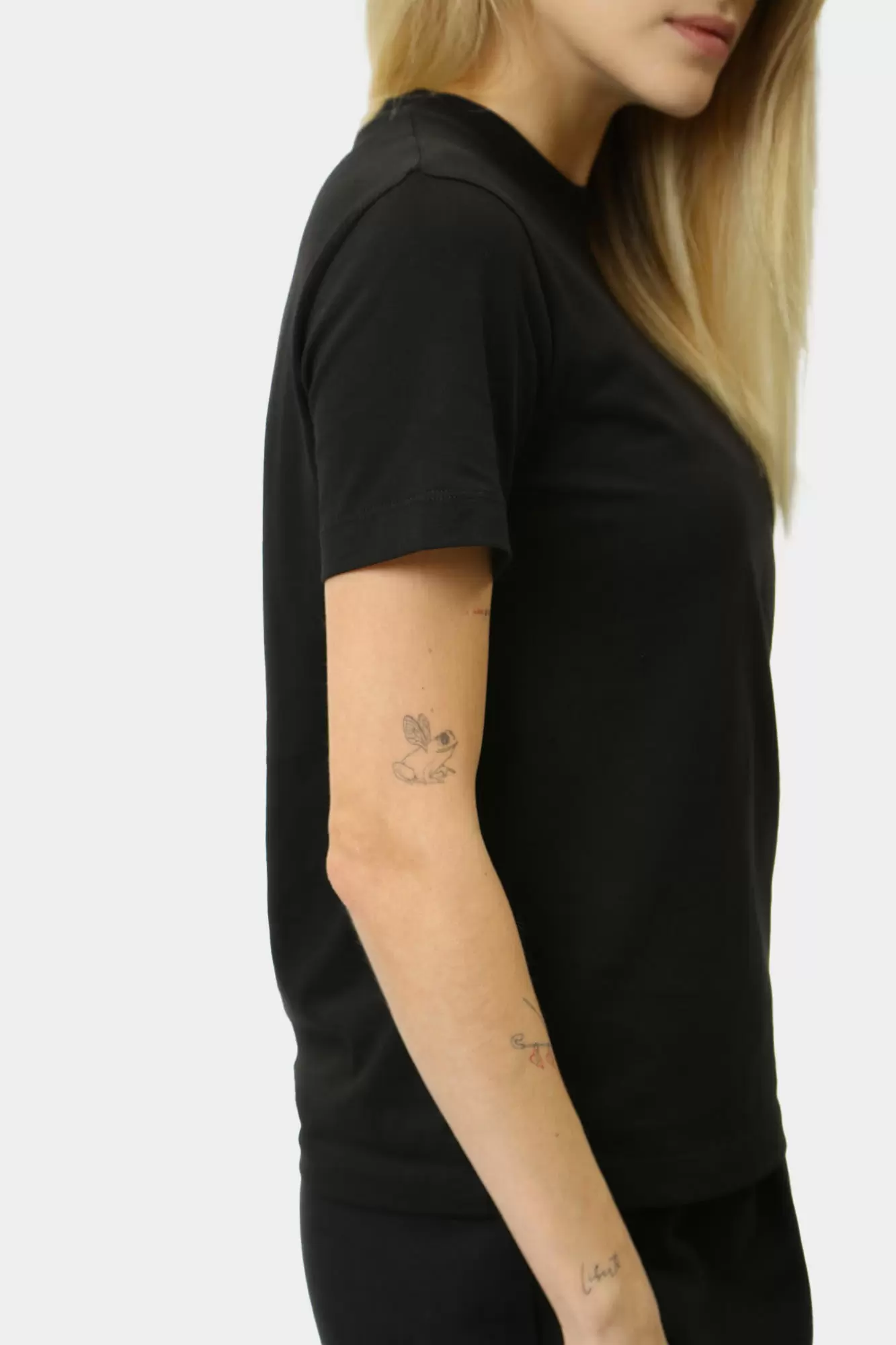 J20J224439 футболка calvin klein jeans