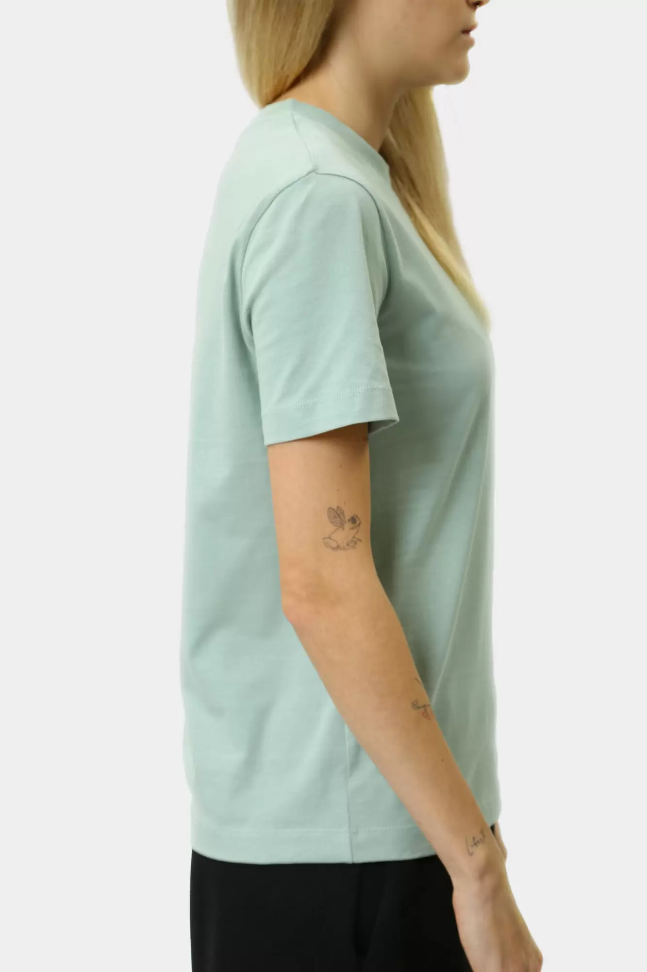 J20J224439 футболка calvin klein jeans