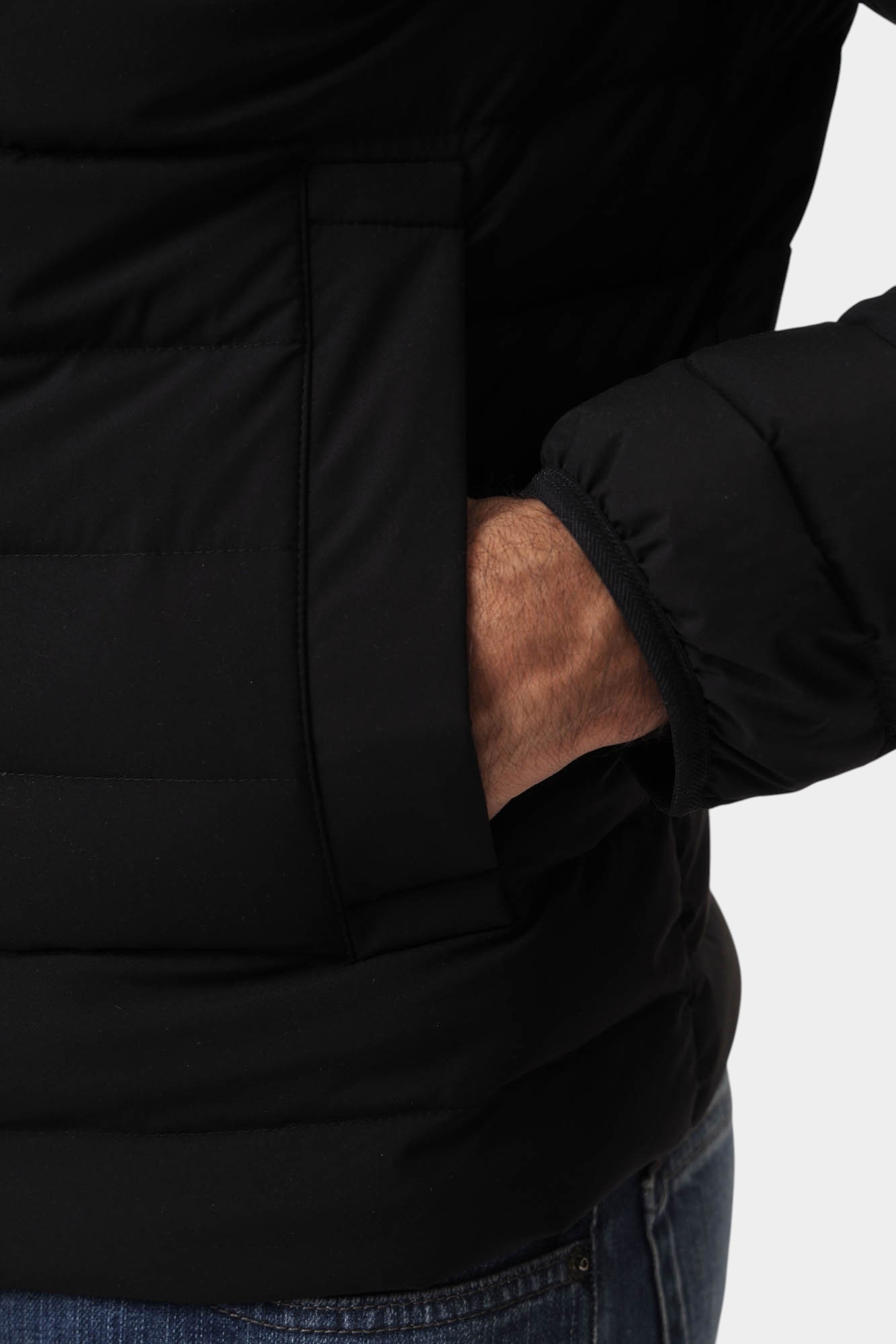 8N1BQ2_1NLRZ Куртка Emporio Armani Черный