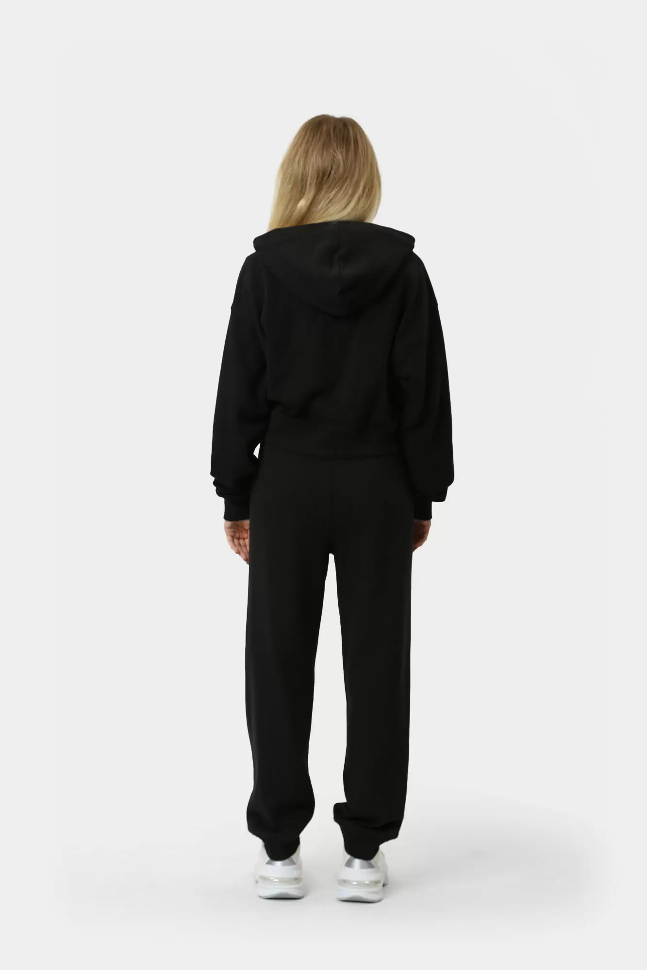 J20J224440 толстовка с/к calvin klein jeans 