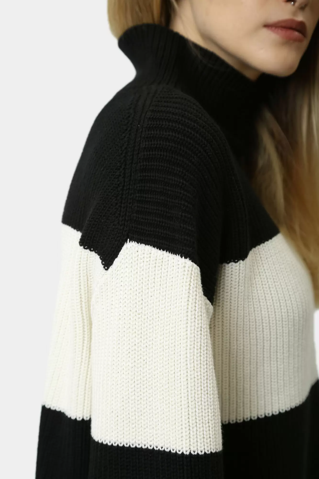 J20J224227 свитер calvin klein jeans