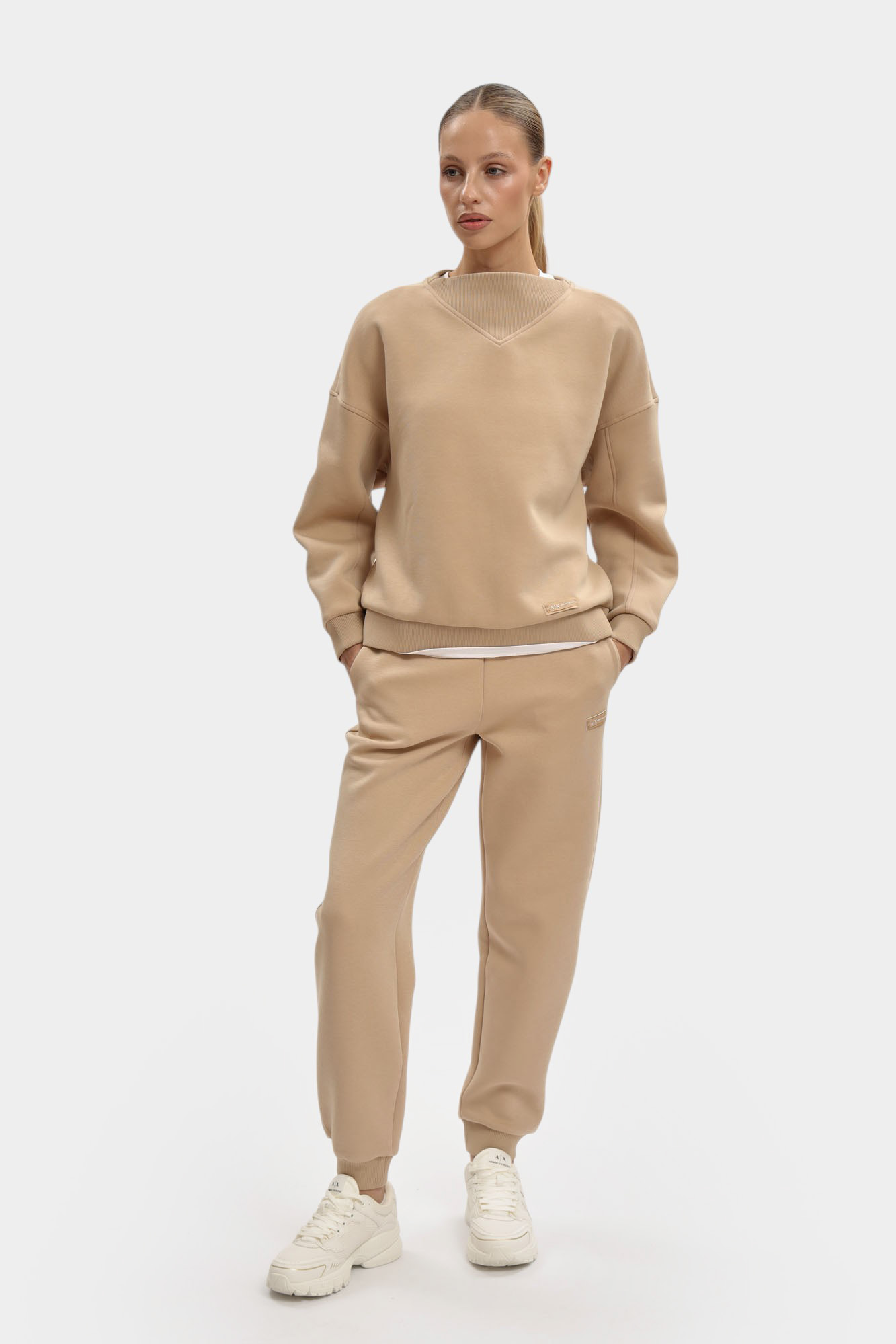 XW000744_AF16134 свитшот armani exchange 