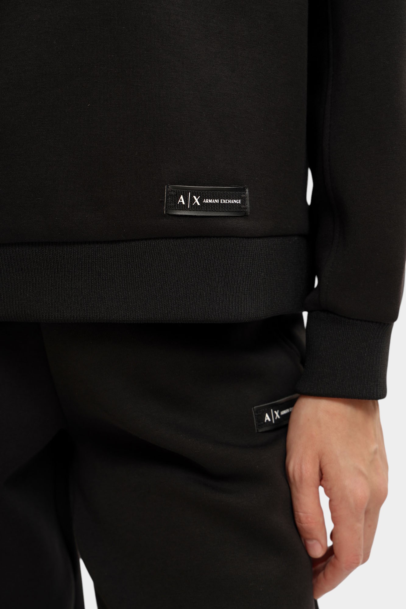 XW000744_AF16134 свитшот armani exchange 